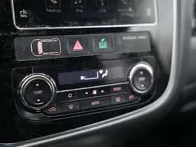 Mitsubishi Outlander (2016) thumbnail 28
