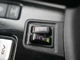 Mitsubishi Outlander (2016) thumbnail 32