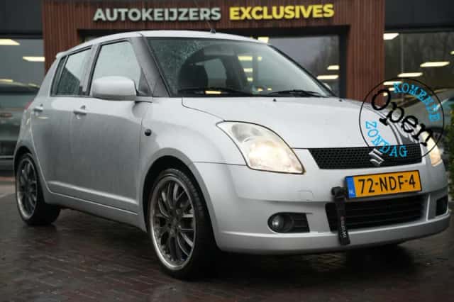 Suzuki Swift (2005) thumbnail 1