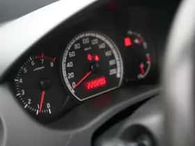 Suzuki Swift (2005) thumbnail 17