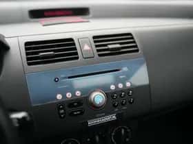 Suzuki Swift (2005) thumbnail 18