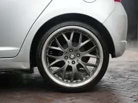 Suzuki Swift (2005) thumbnail 5