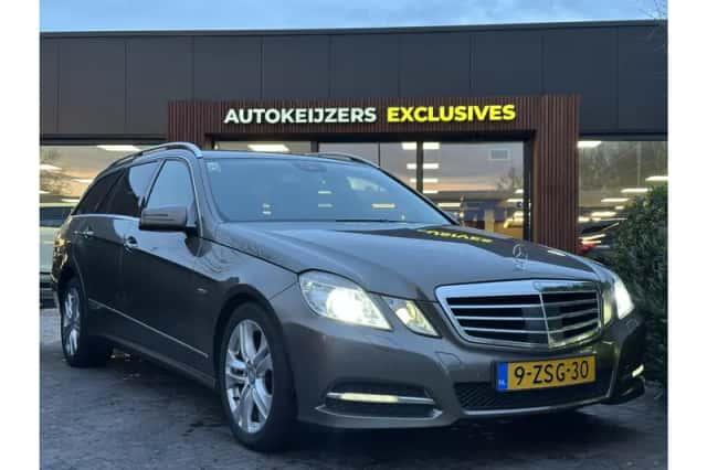 Mercedes-Benz E-Klasse (2011) thumbnail 1