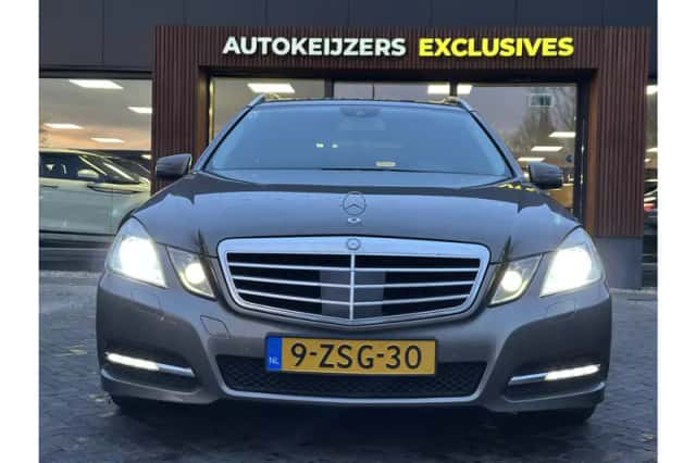 Mercedes-Benz E-Klasse (2011) thumbnail 5