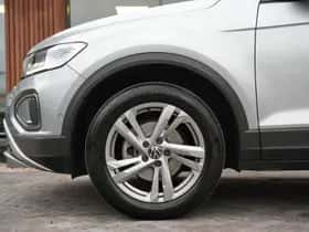 Volkswagen T-Roc (2023) thumbnail 11