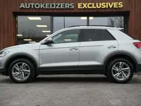 Volkswagen T-Roc (2023) thumbnail 5