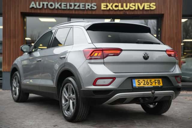 Volkswagen T-Roc (2023) thumbnail 6