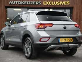 Volkswagen T-Roc (2023) thumbnail 6
