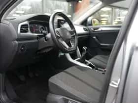 Volkswagen T-Roc (2023) thumbnail 7