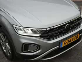 Volkswagen T-Roc (2023) thumbnail 10