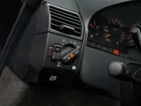 Mercedes-Benz SL-Klasse (1996) thumbnail 9