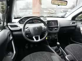 Peugeot 2008 (2016) thumbnail 2