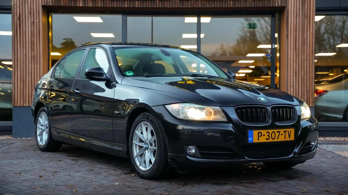 BMW 3-Serie (2011) — foto 1