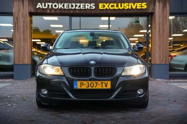 BMW 3-Serie (2011) thumbnail 3