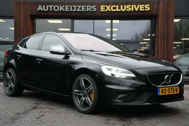 Volvo V40 (2018) thumbnail 1