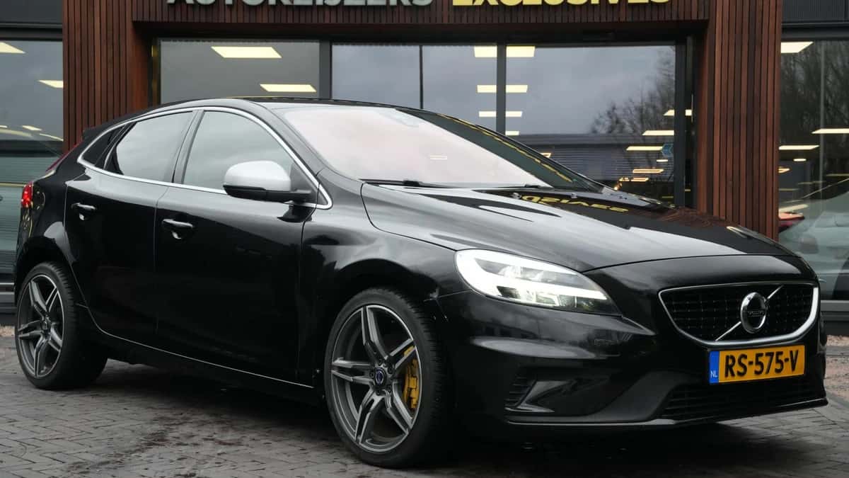 Volvo V40 (2018) — foto 1