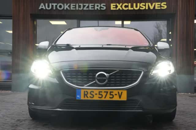 Volvo V40 (2018) thumbnail 3