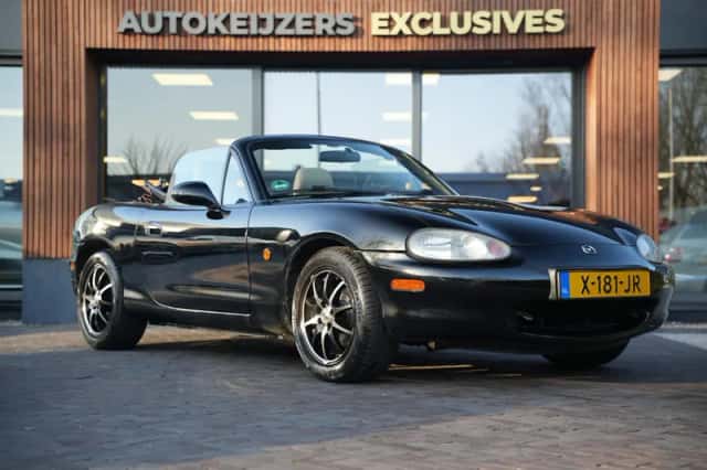 Mazda MX-5 (2000) thumbnail 1