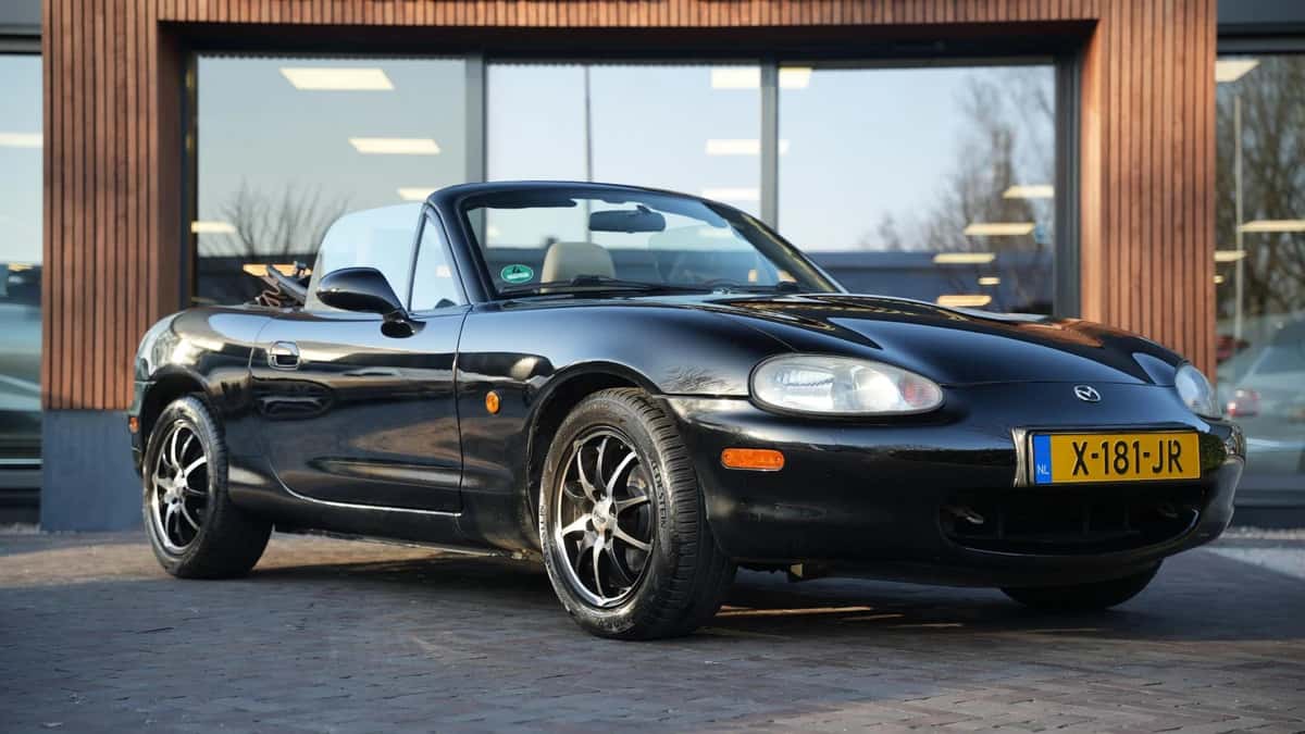 Mazda MX-5 (2000) — foto 1