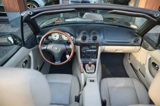 Mazda MX-5 (2000) thumbnail 2