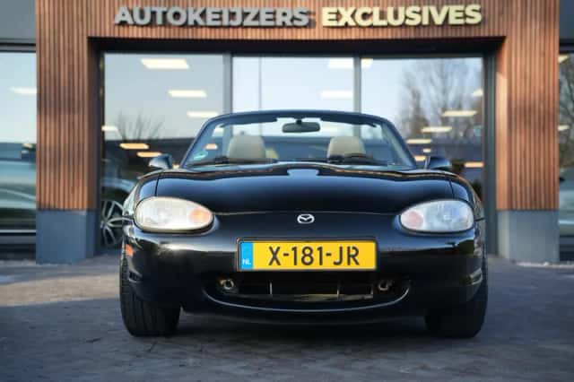 Mazda MX-5 (2000) thumbnail 3