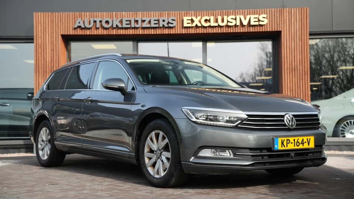 Volkswagen Passat (2016) — foto 1