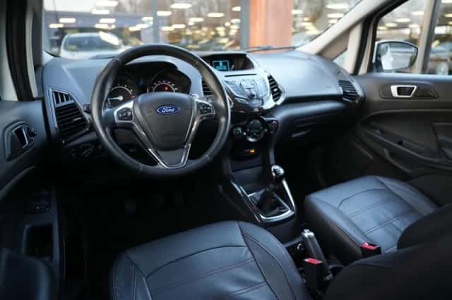 Ford EcoSport (2015) thumbnail 2