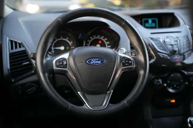 Ford EcoSport (2015) thumbnail 4