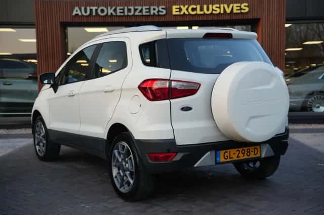 Ford EcoSport (2015) thumbnail 4