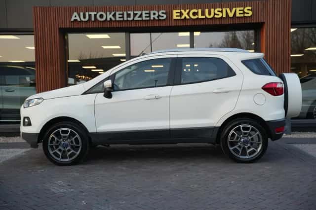 Ford EcoSport (2015) thumbnail 5