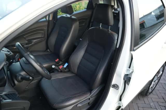 Ford EcoSport (2015) thumbnail 6