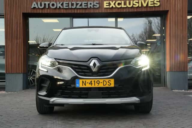 Renault Captur (2021) thumbnail 3
