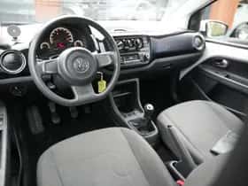 Volkswagen Up! (2016) thumbnail 2