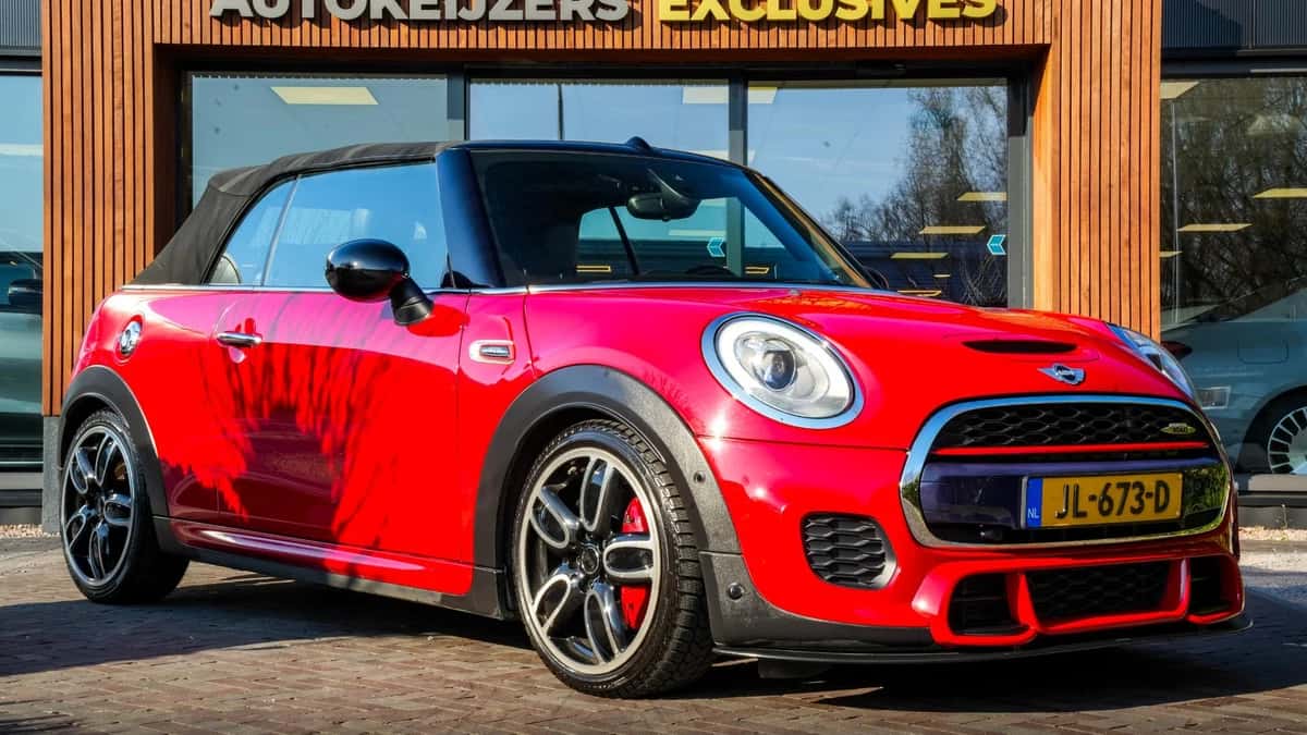 MINI Cabrio (2016) — foto 1