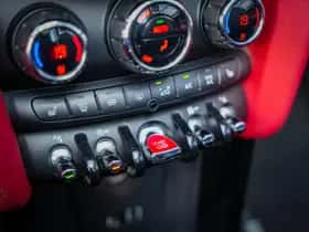 MINI Cabrio (2016) thumbnail 42