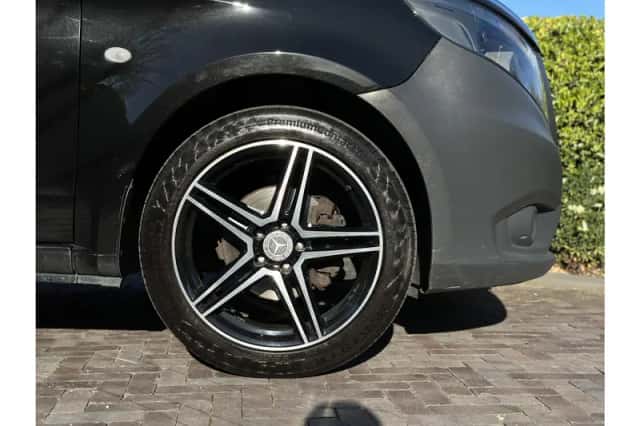 Mercedes-Benz Vito (2018) thumbnail 2