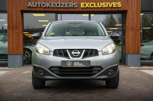 Nissan Qashqai (2010) thumbnail 2