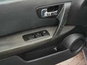 Nissan Qashqai (2010) thumbnail 12