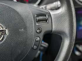 Nissan Qashqai (2010) thumbnail 18