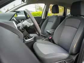 Nissan Qashqai (2010) thumbnail 20