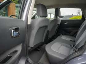 Nissan Qashqai (2010) thumbnail 21