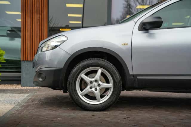 Nissan Qashqai (2010) thumbnail 5