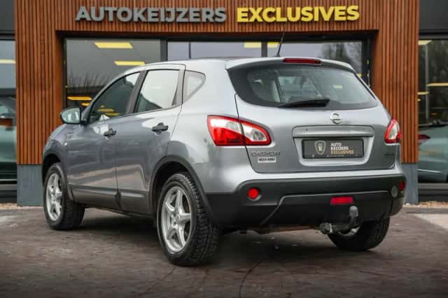 Nissan Qashqai (2010) thumbnail 6