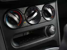 Nissan Qashqai (2010) thumbnail 7