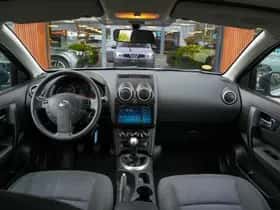 Nissan Qashqai (2010) thumbnail 9