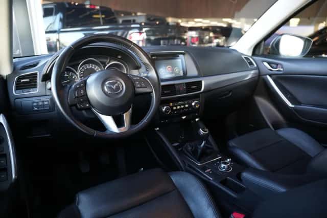 Mazda CX-5 (2017) thumbnail 2