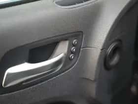 Lancia Thema (2013) thumbnail 24