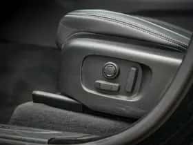 Land Rover Range Rover Velar (2023) thumbnail 25