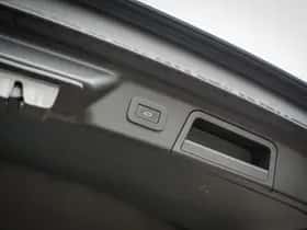 Land Rover Range Rover Velar (2023) thumbnail 27