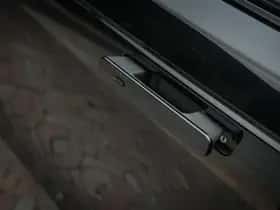 Land Rover Range Rover Velar (2023) thumbnail 28